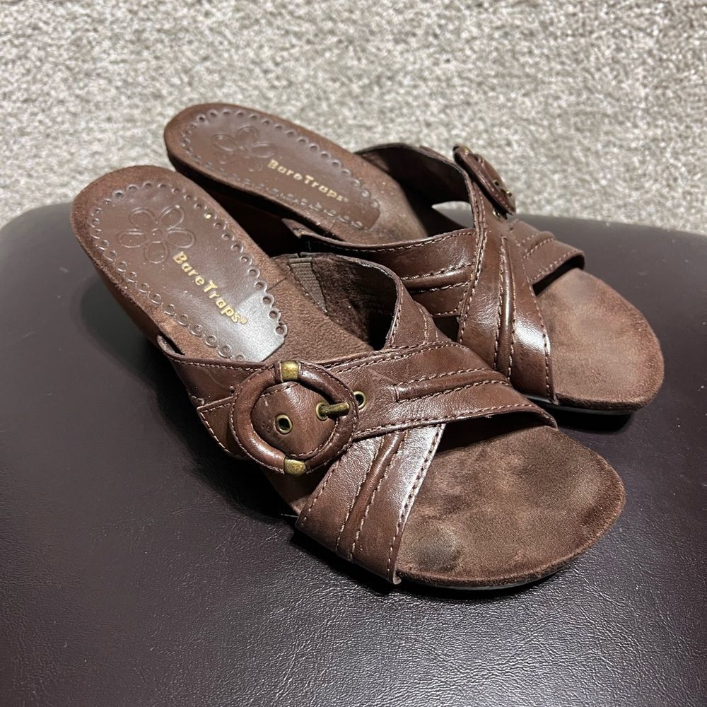 Bare Traps Woman’s Brown Leather Slip On Wedge Sandals Size 6M